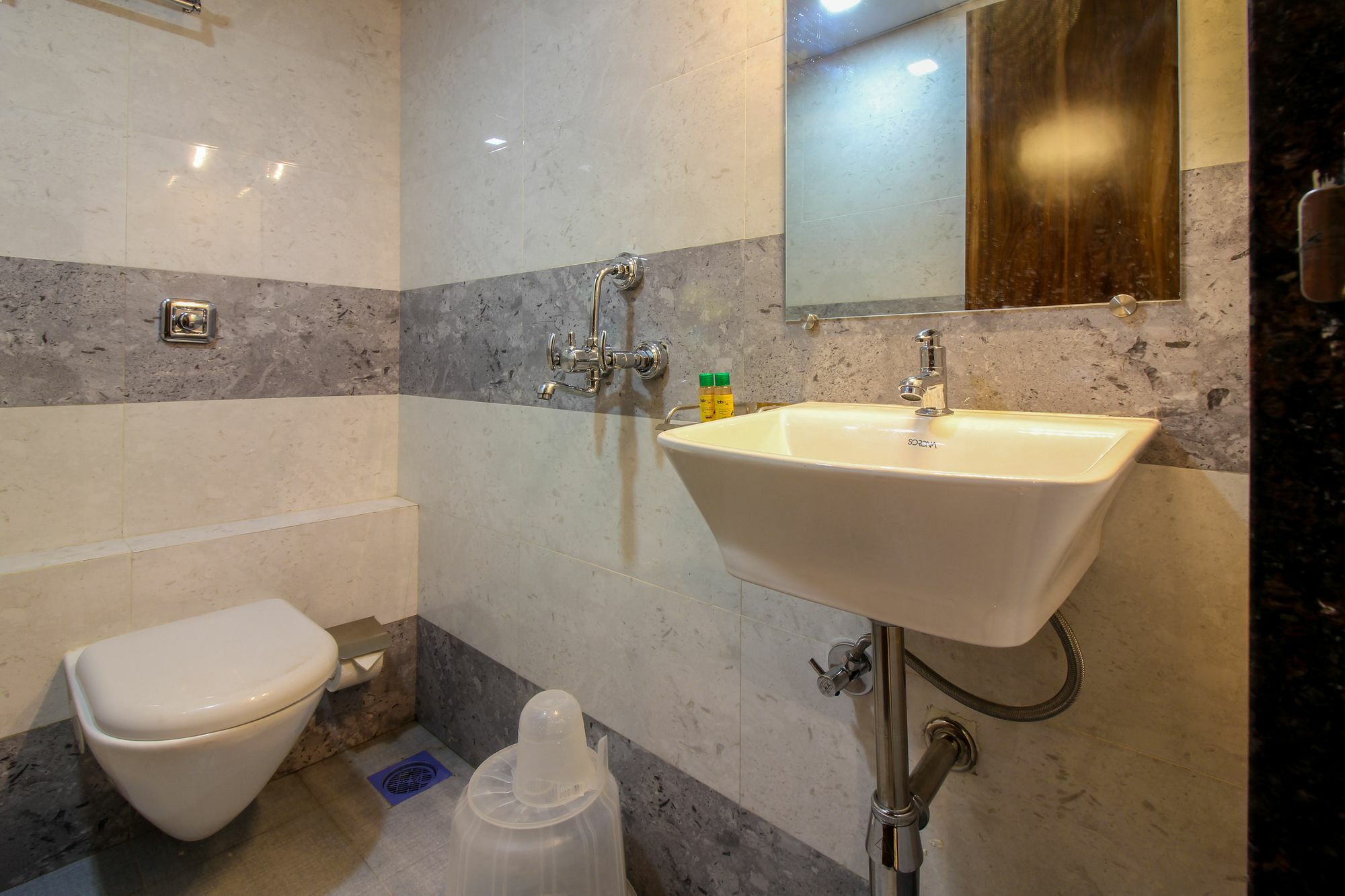 Fabhotel Amour - Nr Mumbai International Airport Exteriör bild